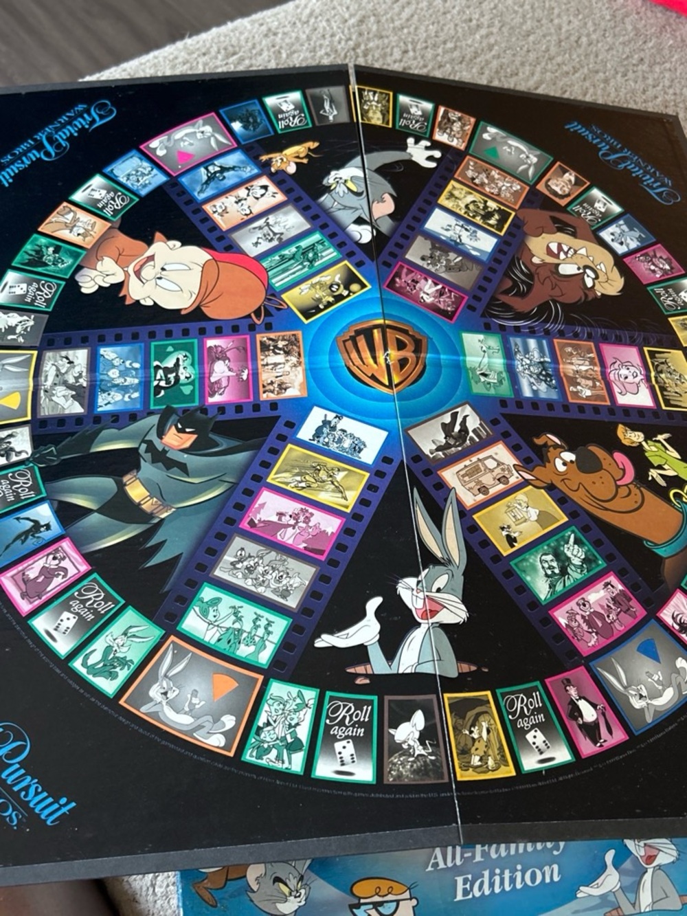Game Box Contents - Picture 2 of 5